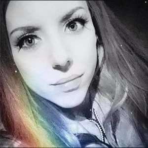 Meet your Posher, Janelle lorraine